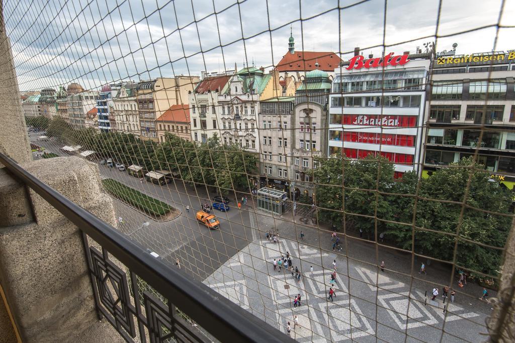 Merchants Crown Suites And Spa Прага Екстериор снимка View of the square from the observation deck of the Westin Palace Vienna