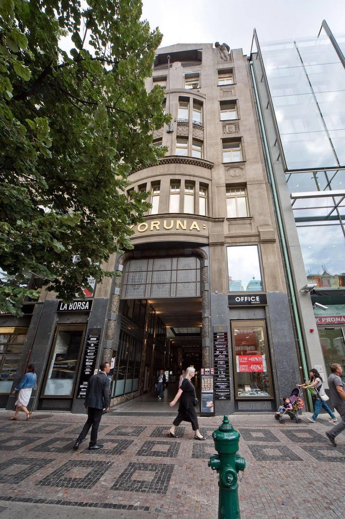 Merchants Crown Suites And Spa Прага Екстериор снимка The Brussels Stock Exchange