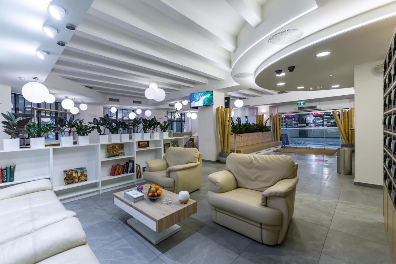 Merchants Crown Suites And Spa Прага Екстериор снимка Business lounge at Belgrade Nikola Tesla Airport